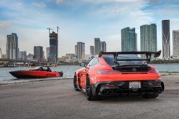 Estreia mundial do barco na 13ª edição especial da Mercedes-AMG e Cigarette Racing  - O Cigarette 41' Nighthawk AMG Black Series tem 2.250 cv de potência