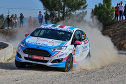 O Ford Fiesta R2T de da dupla Joana Barbosa/Sofia Mouta