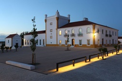 Isabel Stilwell celebra a história de Isabel de Aragão no Torre de Palma Wine Hotel