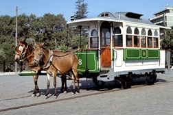Desfile de Carros Elétricos Históricos de regresso à marginal do Porto - No próximo 15 de Maio, Domingo