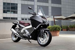 Honda Integra. A scooter com performances de moto