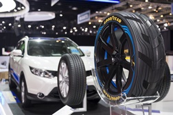 Goodyear e Dunlop mostram os seus protótipos com tecnologia de futuro no Salão Automóvel de Genebra 2015