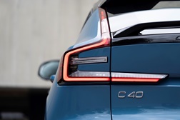 Volvo Cars renova imagem no Médio Oriente   - Volvo Studio Dubai e novos investimentos reforçam aposta na eletrificação total