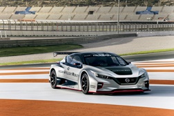 O Leaf Nismo RC roda pela primeira vez na Europa - A Nissan leva o entusiasmo da estrada para a pista