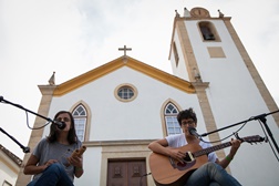 35.000 pessoas e 250 músicos viveram a aldeia em 2015