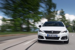 Peugeot 308 estreia três motores Euro 6.2d