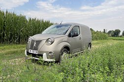 Citroën Berlingo transformado em 2CV Fourgonnette - Comercializado pela Caselani sob licença oficial da Citroën