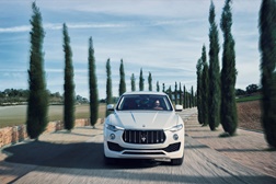 Pneus Bridgestone equipam Maserati Levante