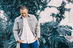 Carlão apresenta nova música "Contigo"