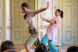 UMA OUTRA FORMA - Mesmo não conseguindo ver nada, é possível ver-se tudo - Inserido nos Coruchéus - Um Teatro em Cada Bairro