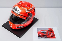 Capacetes Schuberth usados por Michael Schumacher em leilão