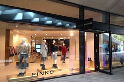 Marca de moda italiana Pinko abre primeira loja em Portugal pela mão da JLL