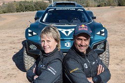 ABT CUPRA XE 2022 para o Extreme E conduzido por 2 vencedores do Dakar - Objetivo comum: Jutta Kleinschmidt e Nasser Al-Attiyah
