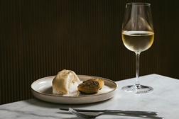 Restaurante Libanês Touta, em lisboa, conquista 1 Sol Repsol - Liderado pela chef Cynthia Bitar, reforça o seu posicionamento entre os projetos mais relevantes da nova gastronomia da capital portuguesa