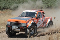 X-Offroad estreou-se em Elvas para dar nova vida às velhas glórias do todo-o-terreno - Primeira prova do novo troféu juntou 14 pilotos no Alto Alentejo, com viaturas T0, T8 e TA em competição