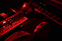 Iguana Garcia apresenta novo single "Tarraxo do Animal Doméstico"