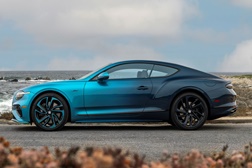 Bentley apresenta ‘Ombre by Mulliner’ para um acabamento de pintura supremo - Mais de 56 horas necessárias para criar manualmente o esquema de pintura  ‘Ombre by Mulliner’ 