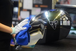 Triumph aumenta lucros em quase 100 milhões de libras em 2022
