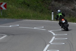 Marcação Rodoviária Inovadora para Motociclistas faz Sucesso