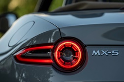 Yakudo é fator de requinte na gama Mazda MX-5 2027 - Nova Edição Especial distingue-se numa gama agora composta por cinco níveis