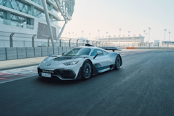 Mercedes-AMG ONE português já foi entregue através da Soc. Com. C. Santos  - O “Formula 1” de estrada que custa 3 milhões de Euros