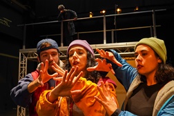 Teatro Extremo estreia 59ª criação "Os Conspiradores do Futuro"