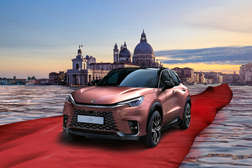 Lexus LBX é o grande protagonista do 80.º Festival Internacional de Cinema de Veneza - Viatura Oficial no Festival que decorre entre 30 de agosto a 9 de setembro