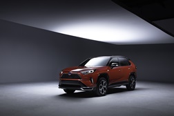 Toyota estreia o RAV4 Plug-in em Los Angeles - Marca fala no RAV4 mais potente de sempre