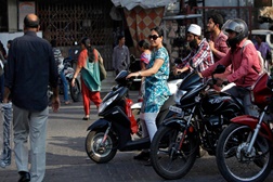 Governo indiano faz um enorme “forcing” a favor das motos elétricas