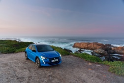 Novo Peugeot e-208 eleito “Electric Small Car of the Year”  - Troféus da revista What Car ? dedicados a modelos elétricos