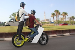 IIIoto: Uma moto, duas rodas, três passageiros