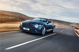 Bentley Continental GT Speed convertible está chegar - Aceleração de 0-100 km/h em 3,7 segundos; velocidade máxima de 335 km/h