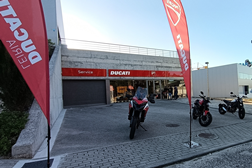 Ducati Panigale V4 S quase de série vence corrida em Itália! - Desporto -  Andar de Moto