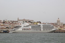 Porto de Lisboa recebe viagem inaugural e batismo de navio de cruzeiros Silver Dawn