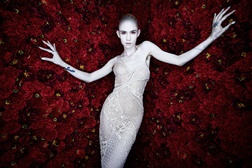 Grimes estreia-se em Portugal no NOS Alive'16