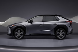 Novo Toyota bZ4X com dados homologados de autonomia - Versão tração dianteira até 516 km e tração integral com 470 km