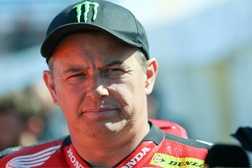 John McGuinness fora da equipa ofical Honda?