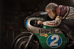 Team Obsolete no Classic TT com a Benelli de 4 cilindros