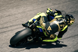 Leilão de equipamento comemorativo de Valentino Rossi atinge propostas milionárias