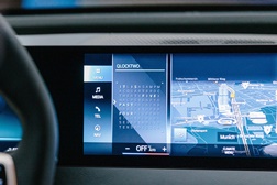 Critical TechWorks desenvolve experiência artística única nos veículos da BMW - O novo Digital Art Mode e o relógio digital QlockTwo