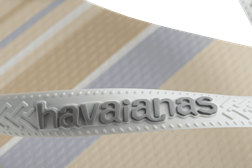 Havaianas e Zara criam mini coleção para o verão
