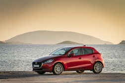 Mazda2 versão 2020 com novidades mecânicas e em termos gerais - Disponível para encomenda