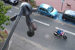 França instala radares para multar motociclistas barulhentos