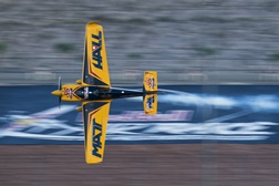 Paul Bonhomme é o Campeão da Red Bull Air Race 2015 