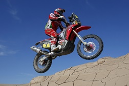 Paulo Gonçalves vence sétima etapa e recupera para o líder no Dakar 2015