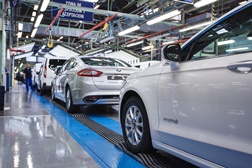 Ford Inicia Produção de Veículos Híbridos na Europa - Primeiros Mondeo Hybrid Saem da Linha de Montagem