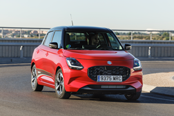 Suzuki inicia a comercialização do novo Suzuki Swift - 6 versões, 3 níveis de equipamento, cx. manual e automática, tração 2WD e 4WD