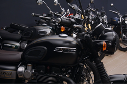 Novas Triumph Bonneville Gold Line Editions