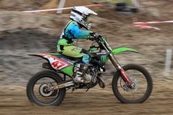 Luís Outeiro mantém-se na luta pelo título de Iniciados no Nacional de Motocross