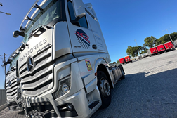Carclasse reforça frota da Isaac Pedroso Transportes com 20 camiões Mercedes-Benz Actros - Modelo Actros 1845 LS integram uma frota de mais de 100 camiões